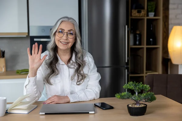 Greeting Elegant Business Woman Having Video Call Waving Her Hand — Stock Photo, Image