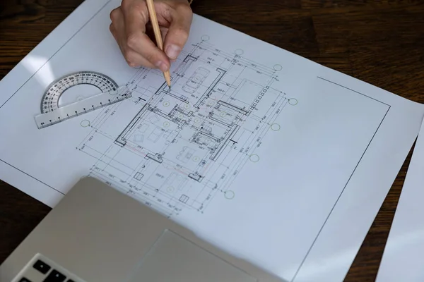 Nicht Wiederzuerkennen Architekt Designer Skizze Zeichnung Entwurf Eines Hauses Ingenieur — Stockfoto