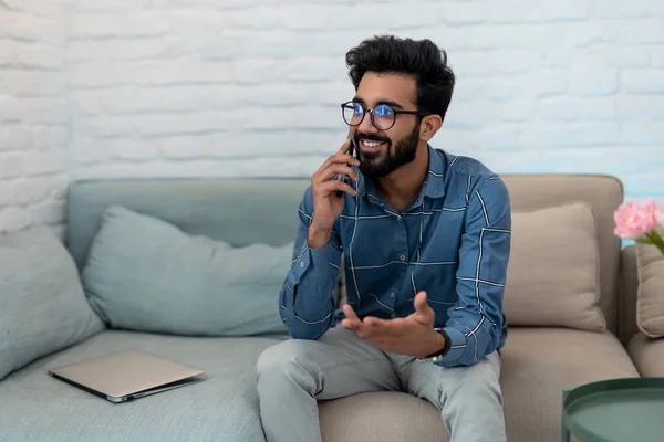 Phone Call Bearded Young Man Talking Phone Looking Involved — Stock Photo, Image