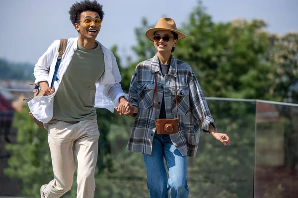 stock image Tourists. Happy couple of tourists having a a good time together