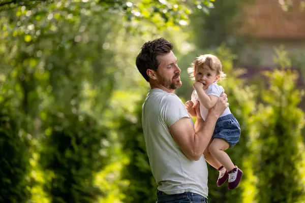 Dad Son Happy Young Dad Playing His Son Looking Contented — Stock Photo, Image