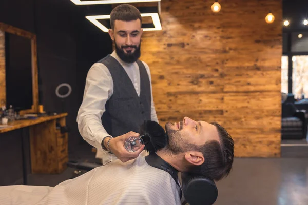 Young Bearded Man Getting Beard Haircut Hairdresser Barbershop — Stock Photo, Image