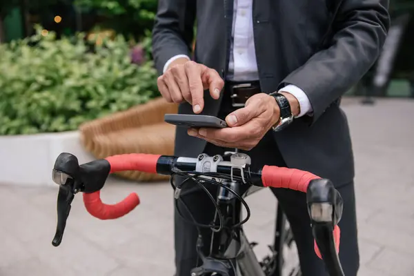Renting Bike Man Using Mobile App Unlocking Parking Lot — Stock Photo, Image