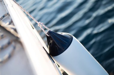 Yelkenli yat. Yelkenli yat parçalarının resmini kapat