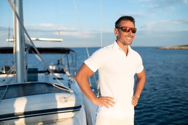 Good Life Confident Handosme Man Sunglasses Yacht — Stock Photo, Image