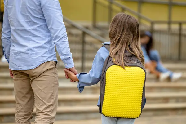Hand Hand Dad Taking His Daughter School — Stock Photo, Image