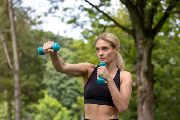 Aktiver Lebensstil Park Fitness Bewegung Der Natur Sportliche Frau Die — Stockfoto