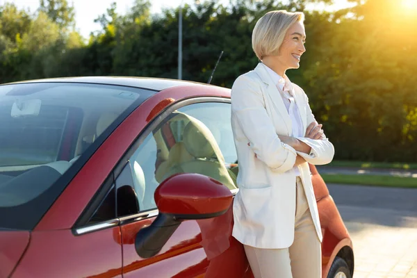 Beautiful Adult Woman Standing Crossed Arms Her New Red Car — Stock Photo, Image