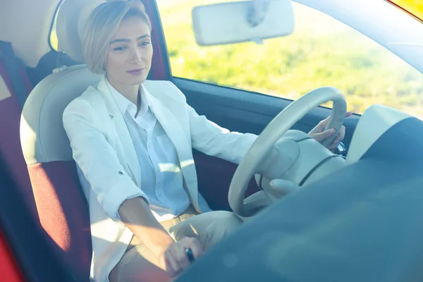 Attractive Confident Woman Wearing Official Style Suit Keeping Steering Wheel — Stock Photo, Image