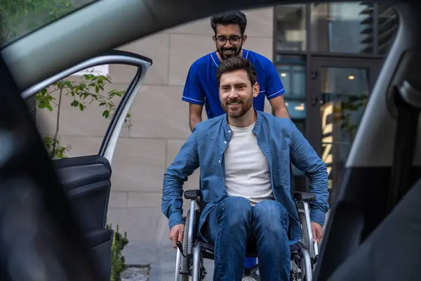 Getting Car Disabled Man Getting Car Male Nurse Helping Him — Stock Photo, Image