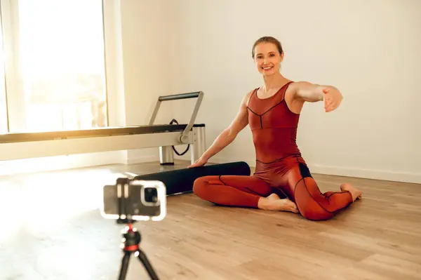 Beautiful Woman Yoga Instructor Recording Online Training Smartphone Tripod Fitness — Stock Photo, Image