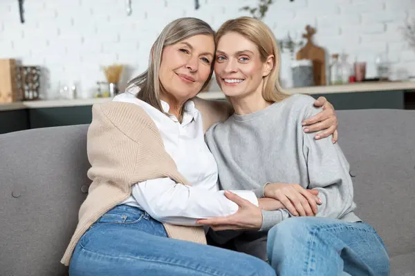 Delighted Senior Woman Her Adult Daughter Enjoying Warm Communication Home — Stock Photo, Image