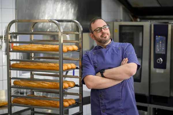 Professionell Bagare Bageri Med Brödbaguette Bageriet — Stockfoto