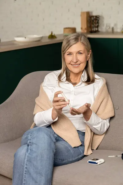 Diabetic Woman Smiling Good Looking Woman Blood Sugar Testing Stick — Stock Photo, Image