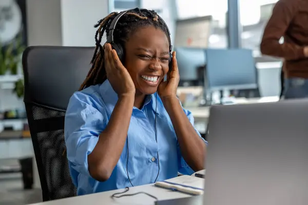 Cheerful Woman Call Center Operator Having Break Her Work Office — Stock Photo, Image
