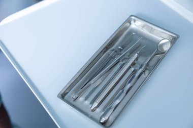 Kaşifler, pullular ve diş bakımı diş sağlığı, diş kontrolü, muayene, temizlik ve hijyen danışmanlığı için diş sağlığı hizmetleri sunar.