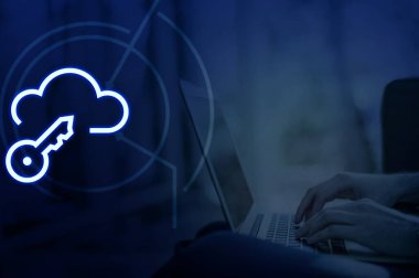 Single sign-On (SSO), kullanıcıların tek bir giriş kimliği (örneğin, kullanıcı adı ve parola) ile birden fazla uygulama veya sisteme erişmelerine olanak sağlayan bir kimlik doğrulama sürecidir.)