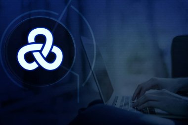 Gök yüzü entegrasyonu, Azure hizmetlerini diğer sistemlere, platformlara veya uygulamalara bağlama, iş akışlarını düzene sokma, üretkenliği artırma ve iş operasyonlarını destekleme sürecini ifade eder.