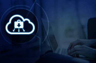 Amazon Elastik Dosya Sistemi (Amazon EFS), AWS tarafından sağlanan ölçeklenebilir, tam olarak yönetilebilir, bulut tabanlı dosya depolama servisidir.