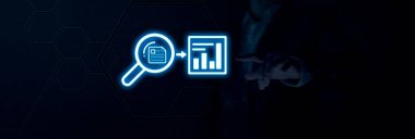 Amazon Elasticsearch Service (şimdi Amazon OpenSearch Service olarak da bilinir), AWS Bulutu içindeki Elasticsearch kümelerinin dağıtım, işletim ve ölçeklendirmesini kolaylaştıran bir yönetim servisidir.