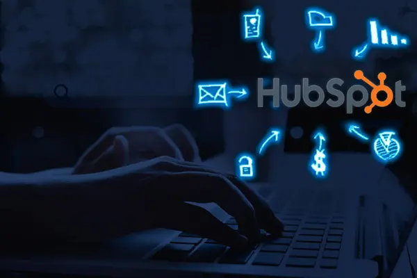 HubSpot veri entegrasyonu için çeşitli sürücüler ve bağlayıcılar sağlayarak şirketlerin HubSpot CRM ve pazarlama araçlarını çeşitli sistemler, veritabanları ve uygulamalarla entegre etmesini sağlar
