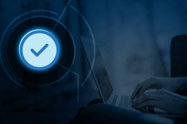 Microsoft Azure 'daki Güvenli Konteyner Tedarik Zincirleri, yaşam döngüleri boyunca konteynır uygulamalarının bütünlüğünü, güvenliğini ve uygunluğunu sağlamaya odaklanmıştır.