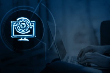 ICT (Bilgi ve İletişim Teknolojisi) işlemleri, bir ICT altyapısının sorunsuz işlemesini, yönetilmesini ve optimizasyonunu sağlayan günlük faaliyetlere atıfta bulunmaktadır.