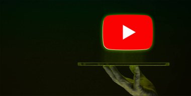 YouTube içeriği paylaşmak, oyun ipuçlarını bulmak ve diğer oyuncuları Xbox üzerinde eylem halinde izlemek için kullanışlı bir araçtır