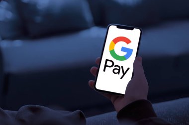 Google Pay (yaygın olarak G Pay olarak adlandırılır), Google tarafından geliştirilen bir dijital cüzdan ve çevrimiçi ödeme sistemidir.