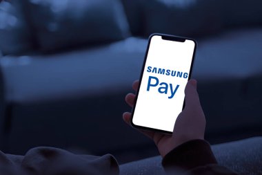 Samsung Pay, Samsung tarafından yapılan ve kullanıcıların uygun Samsung aygıtları kullanarak ödeme yapmalarına olanak sağlayan mobil bir ödeme ve dijital cüzdan servisidir.