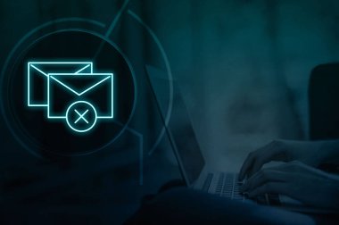 AOL Posta Dönüştürücü Aracının olağanüstü özelliği seçili dizinlerden e- postaların kopyasını silmek