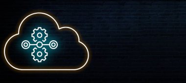 AWS, kaynak tahsisini sadeleştiren araçlar ve hizmetler sunmakta, elle işlemleri otomatik hale getirmekte ve kalkınma döngülerini hızlandırmakta, işletmelerin zaman değerlerine göre hızlanmalarına yardımcı olmaktadır