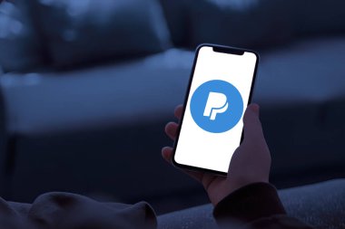 PayPal, kullanıcıların internet üzerinden güvenli ve kullanışlı işlemler yapmasını sağlayan yaygın olarak tanınan ve güvenilir bir çevrimiçi ödeme sistemidir.