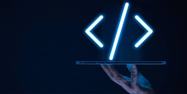 GPS (Küresel Konumlandırma Sistemi) konumu, akıllı telefon, araç veya diğer GPS destekli ekipman gibi bir cihazın kesin coğrafi konumunu belirlemek için uydu teknolojisinin kullanımını ifade eder.