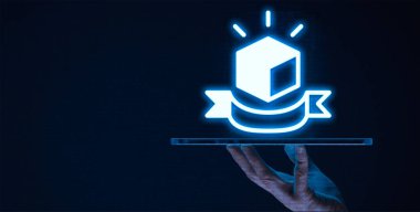 özel etiketli uygulama bir şirket tarafından geliştirilen ve başka bir şirketin adı altında pazarlanan bir yazılım uygulamasıdır.