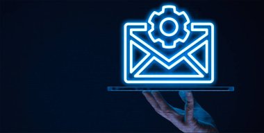 SMTP ya da Basit Posta Aktarım Protokolü, İnternet üzerinden e- posta iletileri göndermek ve almak için kullanılan bir protokoldür.