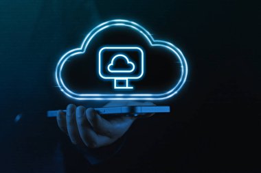 AWS, popüler hizmetler için çeşitli kutu dışı izleme ve analitik çözümler sunarak, performans, güvenlik ve maliyet konusunda özel yapılandırma gerektirmeksizin içgörü sunmaktadır.
