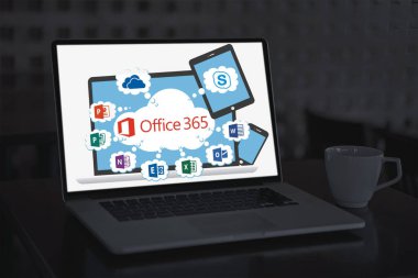 Microsoft Office 365 eğitim kursları bireylerin Word, Excel, PowerPoint, Takımlar, Outlook, SharePoint ve OneDrive gibi temel uygulamaları kullanarak temel görevleri anlamalarına ve tamamlamalarına odaklanmaktadır.