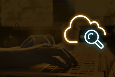 Amazon CloudWatch, AWS kaynakları ve uygulamaları için gerçek zamanlı izleme ve gözlemleme olanağı sağlayarak, işletmelerin performans ve operasyonel mükemmelliği güvence altına almalarına yardımcı olur