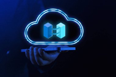 Azure Arc, Gök yönetimi, yönetim ve hizmetleri tesis, çoklu bulut ve uç ortamlara genişleten ve organizasyonların kaynakları yönetmesine olanak sağlayan bir teknoloji kümesidir.