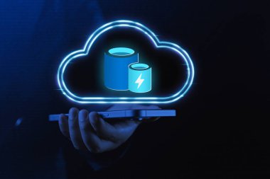  Azure 'de önbellek, geçici olarak erişilen verileri depolamak, gecikmeyi azaltmak ve hızı artırmak için kullanılan Azure Önbellek Önbelleği gibi yüksek performanslı, bellek depolama çözümüne gönderme yapar