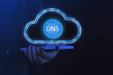 Azure 'da, DNS Bölgeleri bir alan adının DNS kayıtlarını yönetmek için kullanılan kaplardır, Azure DNS servisi içindeki alan adı çözümünü yapılandırmanızı ve kontrol etmenizi sağlar