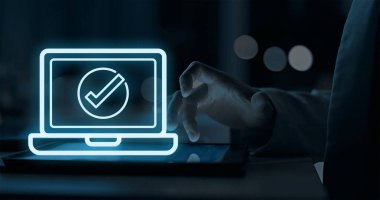 Potansiyel güvenlik risklerini tam olarak tanımlamak ve azaltmak, organizasyonların gelişen siber tehditlerden önde olmasını sağlar.