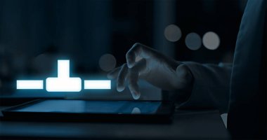 Microsoft Ofisindeki bağlantılar çeşitli uygulamalar ve üçüncü şahıs hizmetleri arasında sorunsuz bir entegrasyon olanağı sağlayarak, iş akışı verimliliğini ve veri senkronizasyonunu artırır