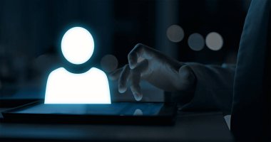 Microsoft Hesap Portal, kullanıcıların üyeliklerini, tercihlerini ve hesap ayarlarını Microsoft ekosisteminde yönetmeleri için merkezileştirilmiş bir platform sağlar