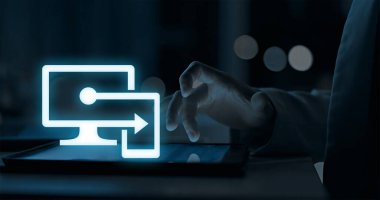 Microsoft Intune, Microsoft Ofis ekosistemi içindeki mobil aygıtları, uygulamaları ve verileri yönetmek ve güvence altına almak için sağlam araçlar sunar