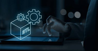 Tam ETL (Özet, Dönüşüm, Yükleme) Süiti, tüm veri entegrasyonu ve işleme boru hattını yönetmek için tasarlanmış kapsamlı bir araç ve süreçtir.