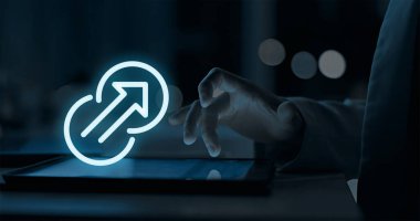 Microsoft Azure, müşteri göçlerinin sekteye uğramadan, sorunsuz geçişleri, güvenilirliği ve güvenliği vurgulayarak gerçekleştirilmesini sağlamak üzere tasarlanmıştır.