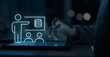 Yetenek Geliştirme ve Profesyonel Büyüme İçin Canlı Eğitim İnteraktif, Gerçek Zamanlı Öğrenme