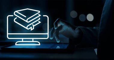 Ölçeklenebilir, Web tabanlı Eğitim Portallarıyla Öğrenmeyi Güçlendir